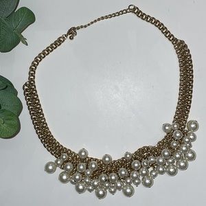 Chunky pearl necklace